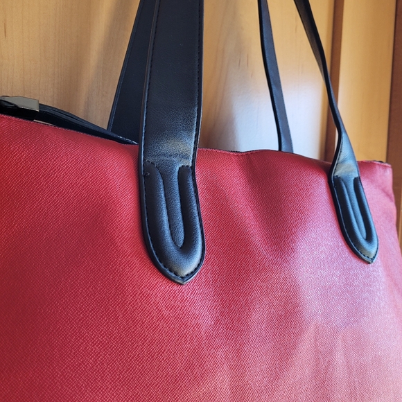 Carpisa Italian Red PVC Tote - Picture 6 of 12